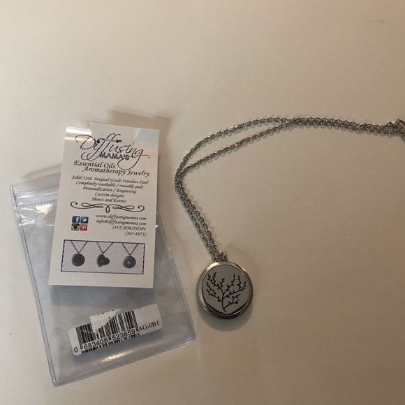 Tree Of Life EO Diffuser Necklace - Picture 7 of 8